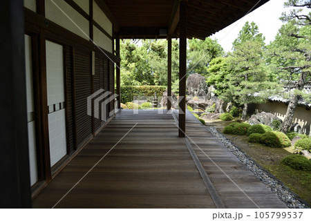 方丈と北庭　酬恩庵一休寺 105799537