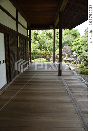 方丈と北庭　酬恩庵一休寺 105799538