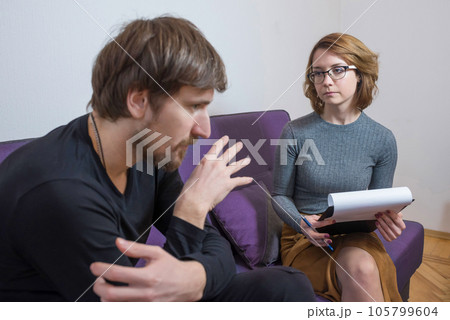 Psychologist with a patient in the office. Emotional problems. Healthcare concept Psychologist with a patient in the office. Emotional problems. Healthcare concept 105799604