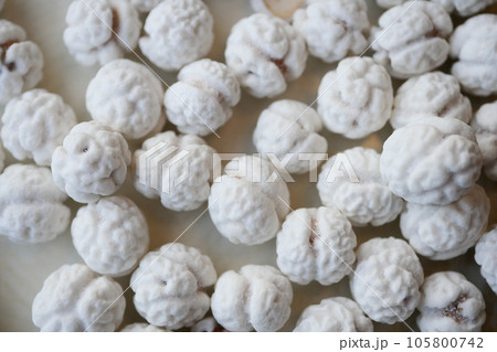 roasted chickpea snacks on white background  105800742