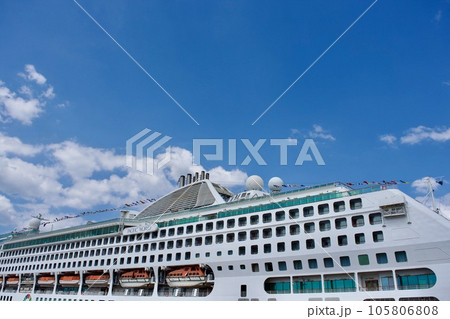 境夢みなとターミナルに停泊する 豪華客船パシフィックワールド 境夢みなとターミナルに停泊する 豪華客船パシフィックワールド 105806808