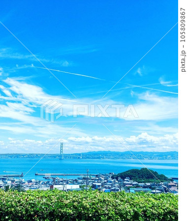 淡路島から見た明石海峡大橋の風景 淡路島から見た明石海峡大橋の風景 105809867