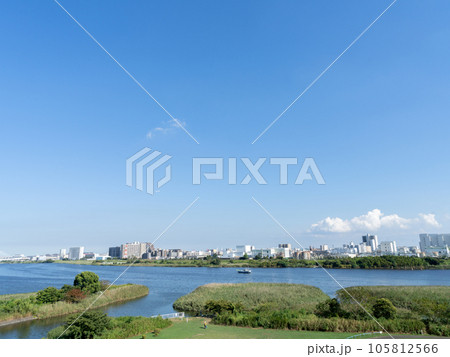 大田区南六郷から見るから見る多摩川の風景 大田区南六郷から見るから見る多摩川の風景 105812566