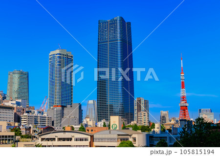 東京 港区の都市風景 麻布台ヒルズ森JPタワーと東京タワー 東京 港区の都市風景 麻布台ヒルズ森JPタワーと東京タワー 105815194