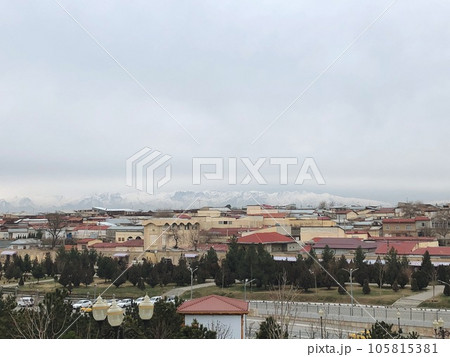 【ウズベキスタン】サマルカンドの街並みと山の景色(サマルカンド) 【ウズベキスタン】サマルカンドの街並みと山の景色(サマルカンド) 105815381