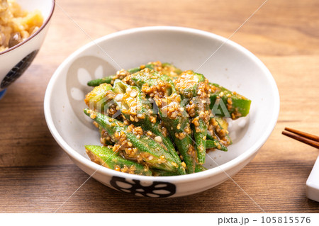 オクラの味噌胡麻和え 105815576