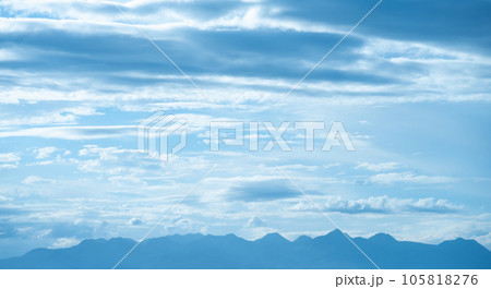 8月の夏の空 105818276