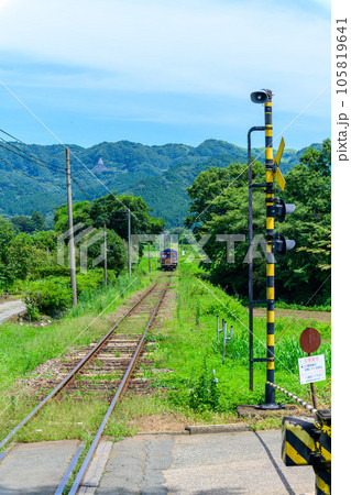 駅構内から観える観光列車(トロッコ) 見晴台駅(みはらしだいえき)「南阿蘇鉄道 全線開通・運航再開」 駅構内から観える観光列車(トロッコ) 見晴台駅(みはらしだいえき)「南阿蘇鉄道 全線開通・運航再開」 105819641