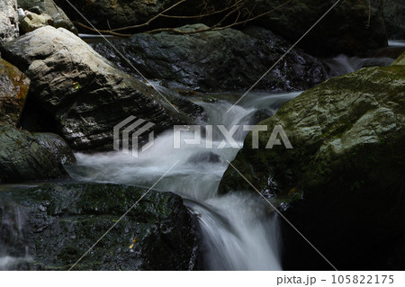 五塔の滝　夏 105822175