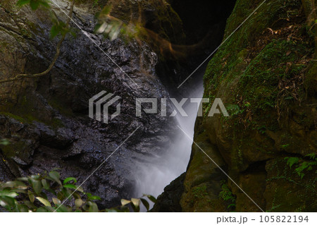 五塔の滝　夏 105822194