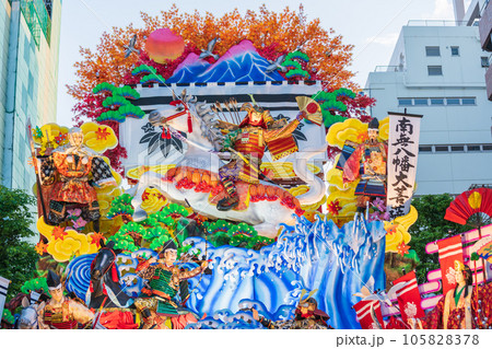 「青森県」豪華絢爛な山車の競演　八戸三社大祭・夏 105828378