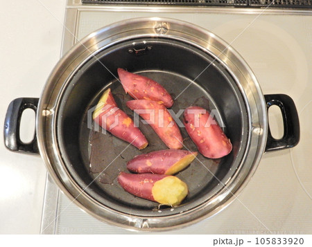 ふかし芋 105833920