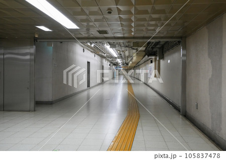 地下通路のある風景 地下通路のある風景 105837478