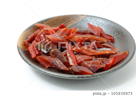 珍味、とば、鮭、鮭とば、つまみ、酒のつまみ、肴、酒、お酒、食べ物、魚、さかな、加工品、海産物 105838973