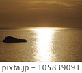 海に沈む夕日 105839091