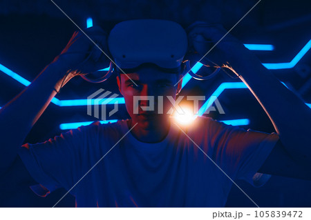 The man prepared for the vr game. The man prepared for the vr game. 105839472