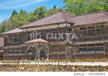 【吹屋ふるさと村 (旧吹屋小学校)】 岡山県高梁市成羽町吹屋 105840003