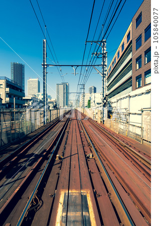 東京再開発 地下トンネル工事中の都電雑司ヶ谷周辺 タテ 2023.07　a-5 暖色寒色強調 105840077