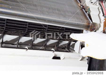 エアコン内部のカビ ホコリ 汚れ エアコン内部のカビ ホコリ 汚れ 105842008