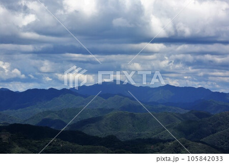 山 105842033