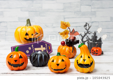ハロウィンの飾り ハロウィンの飾り 105843925