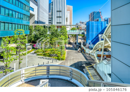 東京都港区の都市風景 田町駅 なぎさ通り 東京都港区の都市風景 田町駅 なぎさ通り 105846176