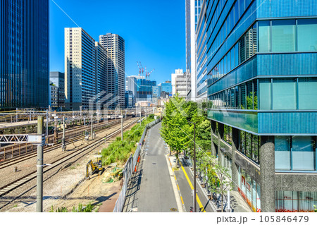 東京都港区の都市風景　田町駅 105846479