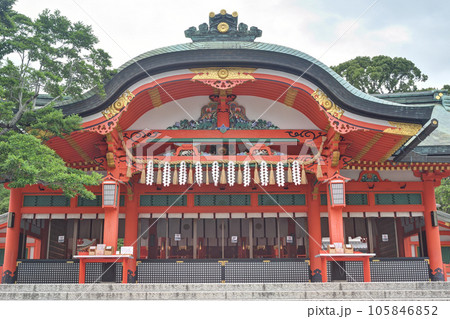 伏見稲荷の本殿 105846852