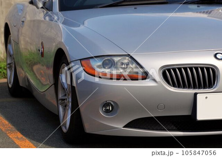 輸入車イメージ　BMW Z4ロードスターのフロントマスク 105847056