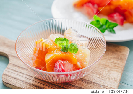 みずみずしい桃のゼリー 105847730