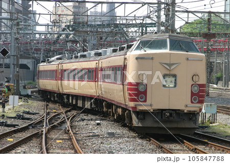 183系幕張車(23番編成)の長野への廃車回送(品川駅にて③) 183系幕張車(23番編成)の長野への廃車回送(品川駅にて③) 105847788