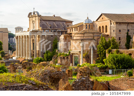 Old building on Ancient Roman Forum in summer, Rome, Italy, Europe Old building on Ancient Roman Forum in summer, Rome, Italy, Europe 105847999