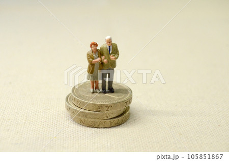 老夫婦と投資 105851867