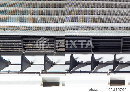 エアコンのクリーニング　洗浄前と洗浄後 105856793