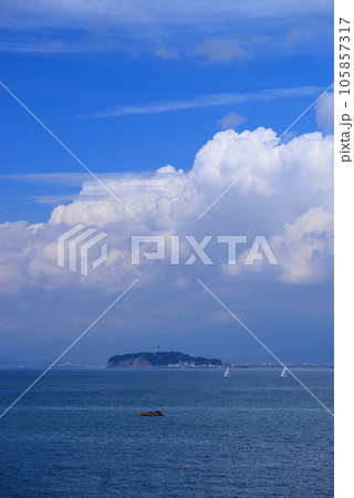 夏の湘南-葉山森戸海岸 105857317