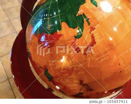 地球儀 地球儀 105857411
