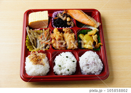 美味しい和風お弁当 105858802