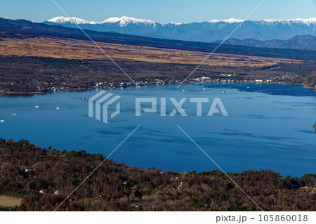 鉄砲木ノ頭から見る山中湖と南アルプスの山並み 105860018
