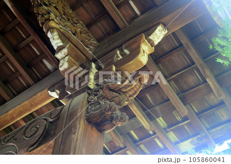 京都清涼寺本堂の木鼻-2 105860041