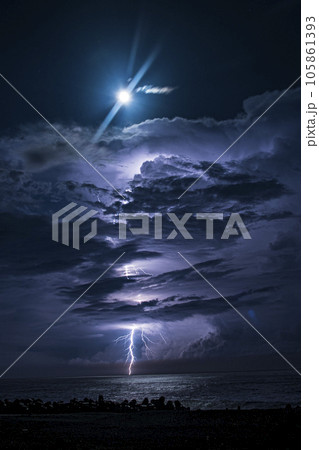 雷と月 105861393
