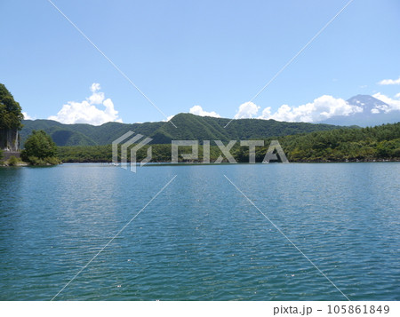 西湖（富士五湖：世界遺産） 105861849