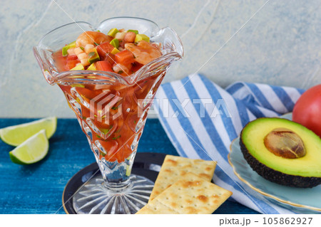 メキシコ料理のセビーチェ・アカプルケーニョ Ceviche acapulqueño  105862927