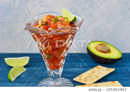 メキシコ料理のセビーチェ・アカプルケーニョ Ceviche acapulqueño  105862967