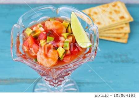 メキシコ料理のセビーチェ・アカプルケーニョ Ceviche acapulqueño  105864193