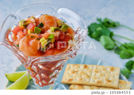 メキシコ料理のセビーチェ・アカプルケーニョ Ceviche acapulqueño  105864553