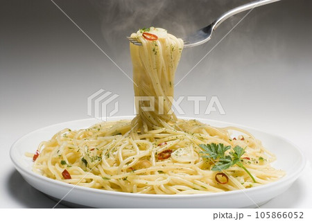 スパゲティーぺペロンチーノ スパゲティーぺペロンチーノ 105866052