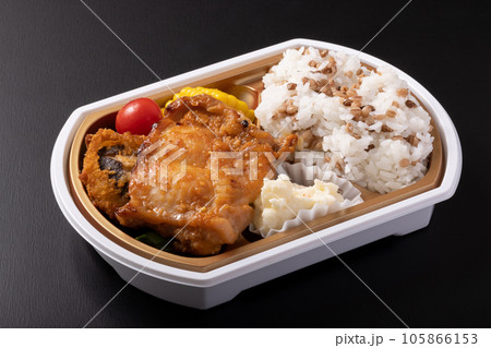 鶏もも肉の金山寺味噌焼き弁当 105866153