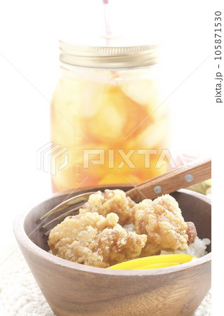 唐揚げ丼 105871530