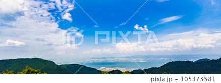 比叡山 の 展望台 から 坂本 ( 大津市 ) を望む 眺望 【 滋賀県 琵琶湖 の イメージ 】 比叡山 の 展望台 から 坂本 ( 大津市 ) を望む 眺望 【 滋賀県 琵琶湖 の イメージ 】 105873581