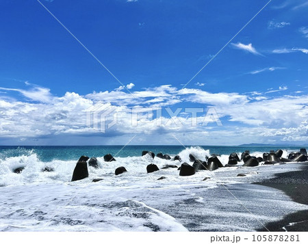 駿河湾の波景色 駿河湾の波景色 105878281